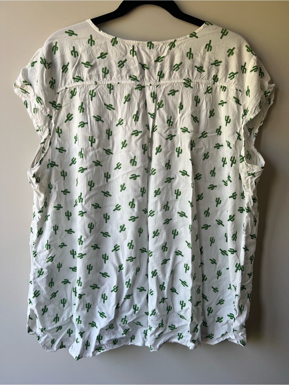 Mandee 100% rayon Plus Size V-Neck Cactus Print Top size 2X - Picture 7 of 8